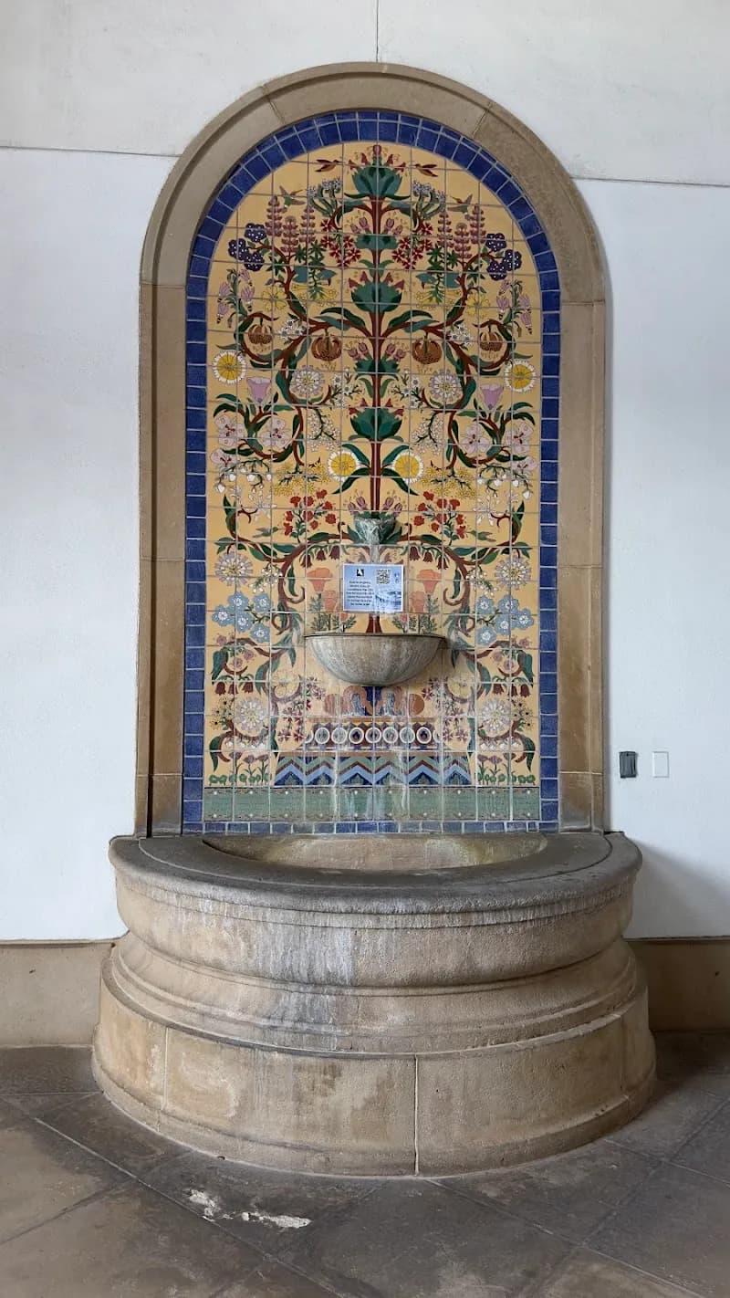 View of Calabasas Library in Calabasas, CA