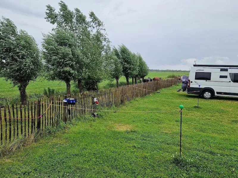 View of Camperplaats Vecht en Weide locatie Dammerweg 9 in Weesp, NH