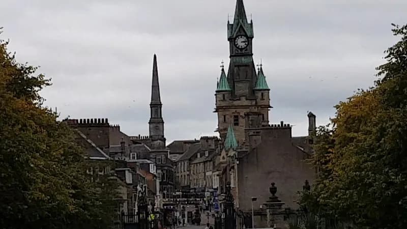 View of Canniesburn Pond and Nature Trail in Dunfermline, Scotland
