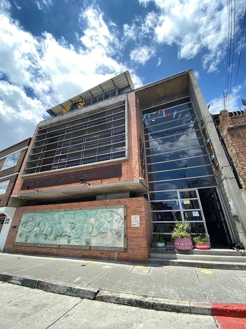 Casa de la Cultura de Tunjuelito cultural center in Bogota, BOG