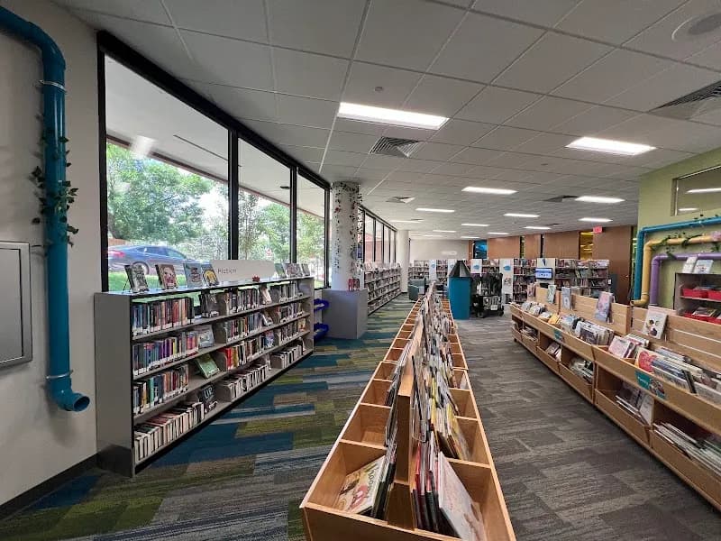 View of Castlewood Library (Arapahoe Libraries) in Centennial, CO