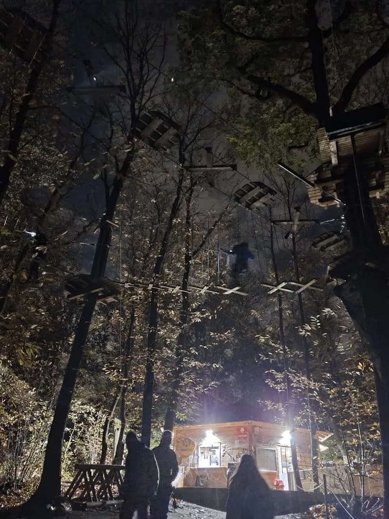 View of Centre d'Aventure du Chemin des Fontaines in Boulogne-Billancourt, IDF