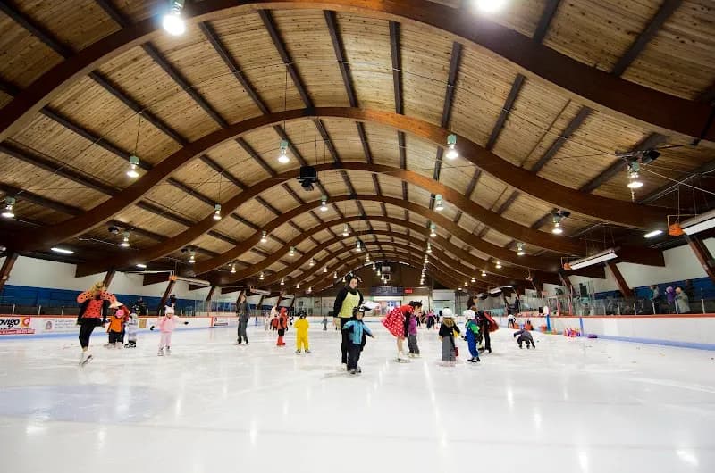 View of Centre de loisirs de Saint-Lambert in Saint-Lambert, QC