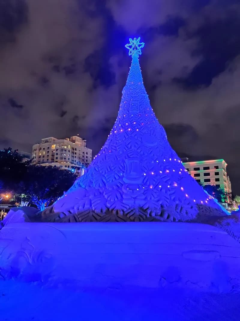 View of Clematis Street in West Palm Beach, FL