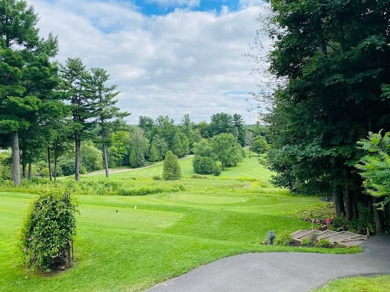 View of Club de golf Whitlock Golf & Country Club in Hudson, QC