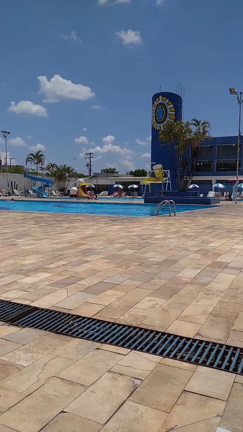 View of Clube dos Subtenentes e Sargentos do II Exército in Osasco, SP