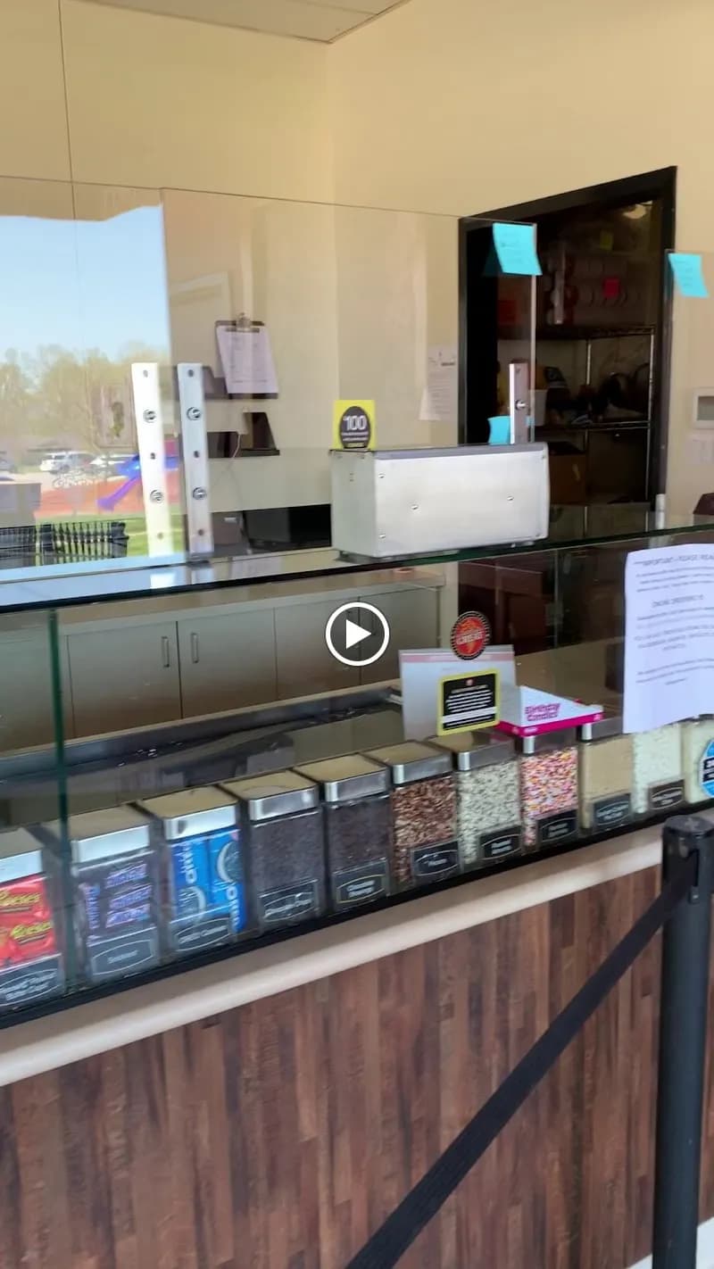 View of Cold Stone Creamery in Blue Springs, MO