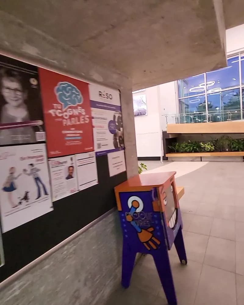 View of Complexe aquatique Laurie-Eve-Cormier in Longueuil, QC