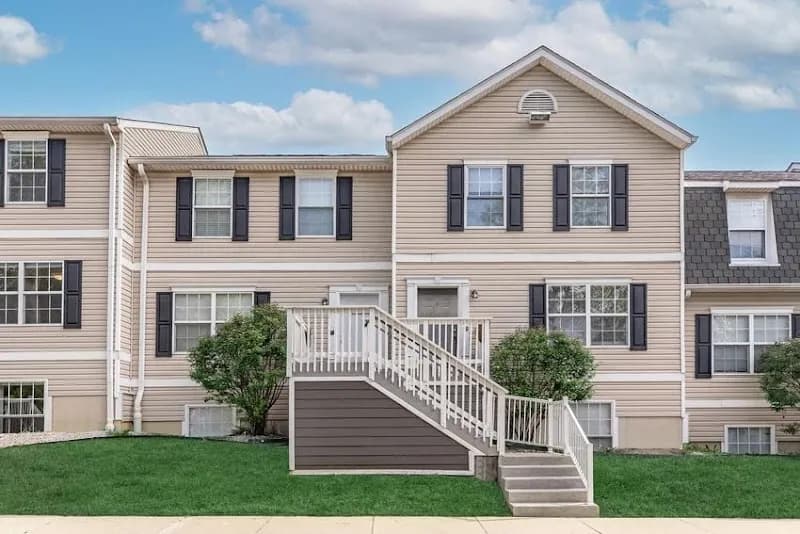 Copper Beech Townhomes Apartments in Jeffersonville, IN