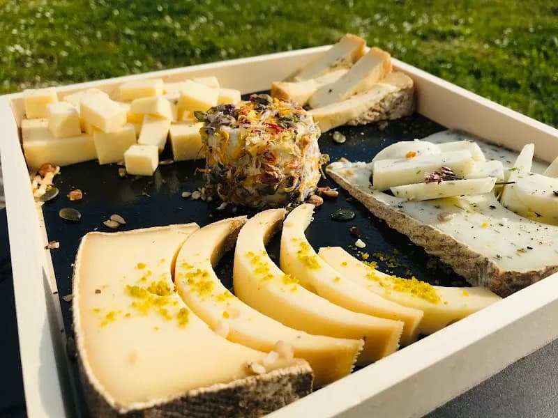 View of Crèmerie Nantéa in Nanterre, IDF