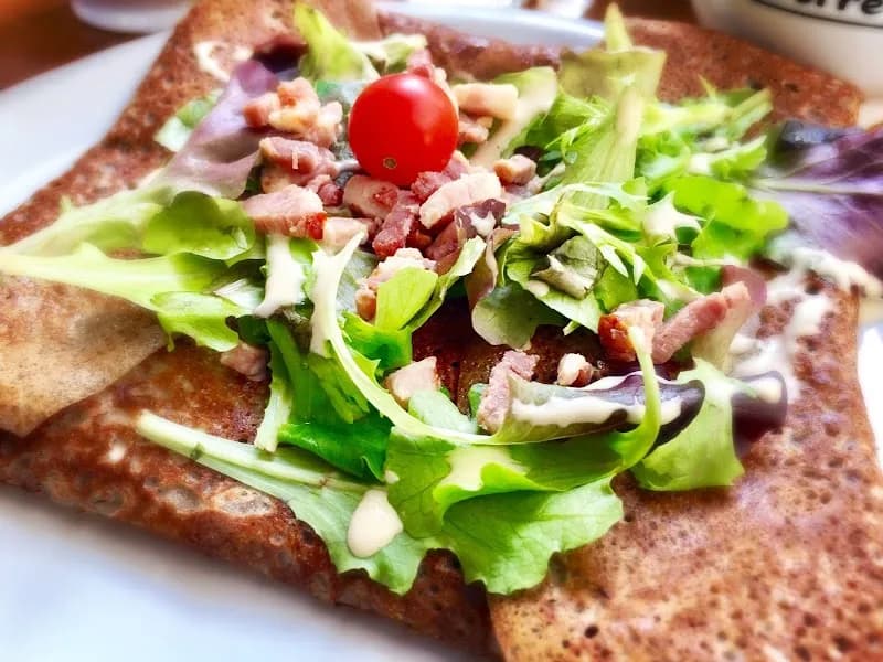 View of Crêperie du Port in Juan-les-Pins, PACA