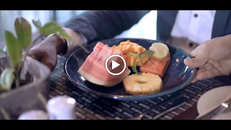 View of Crescat Boulevard in Colombo, WP