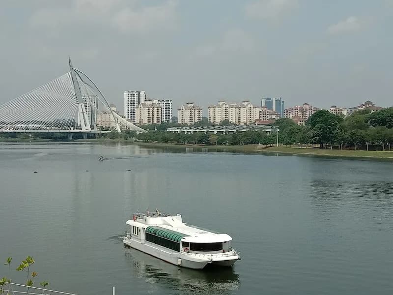 View of Cruise Tasik Putrajaya in Putrajaya, FT