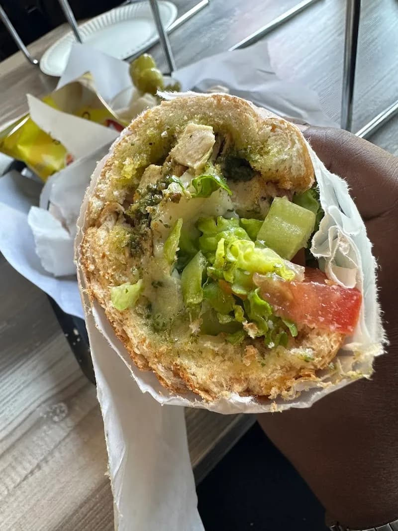 View of Cruzer Pizza 100% Vegan in Studio City, CA