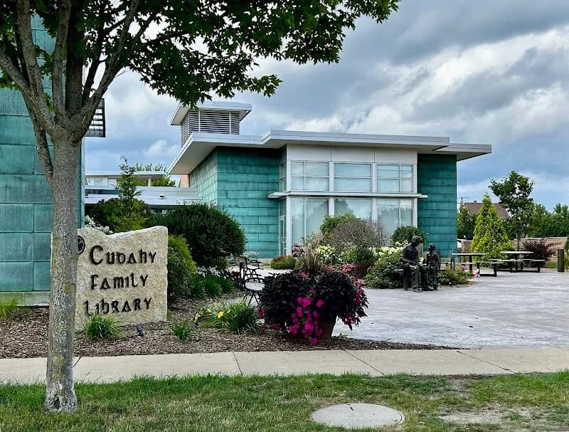 View of Cudahy Family Library in Cudahy, WI