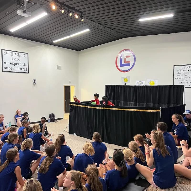 View of Dawson Memorial Baptist Church in Homewood, AL