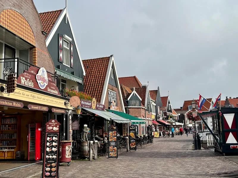 De Dijk van Volendam tourist attraction in Volendam, NH