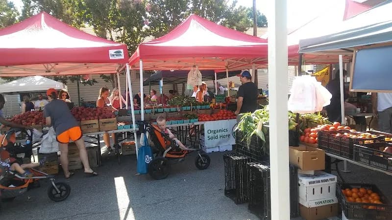 Del Ray Farm Market farmers market in Alexandria, VA