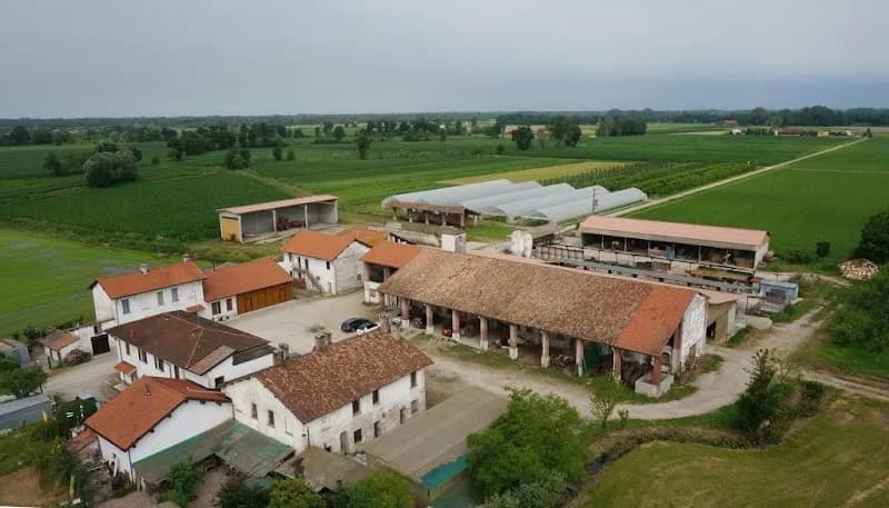 Direct sale Cascina San Donato farmstay in San Donato Milanese, Lombardy