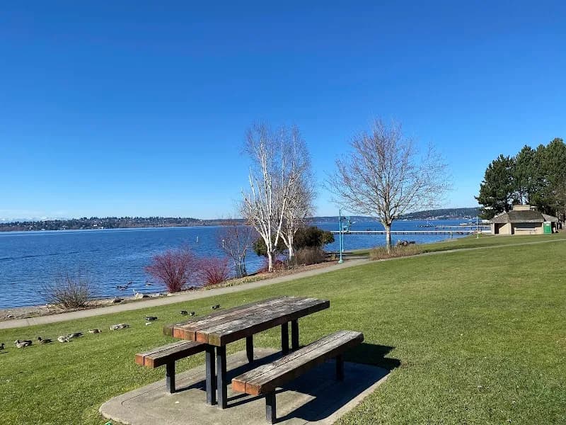 Doris Cooper Houghton Beach Park park in Kirkland, WA