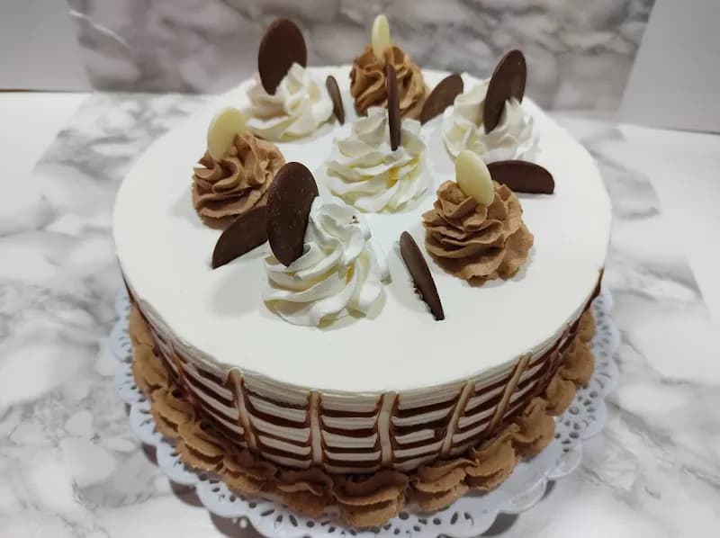 View of Dulce Vita Ice Cream and Usaquén Cafes in Usaquén, CD