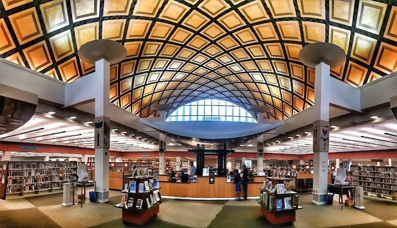 View of Eden Prairie Library in Eden Prairie, MN
