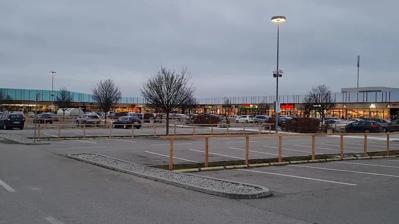 View of Einkaufszentrum Groß-Enzersdorf Food Court in Groß-Enzersdorf, VIE