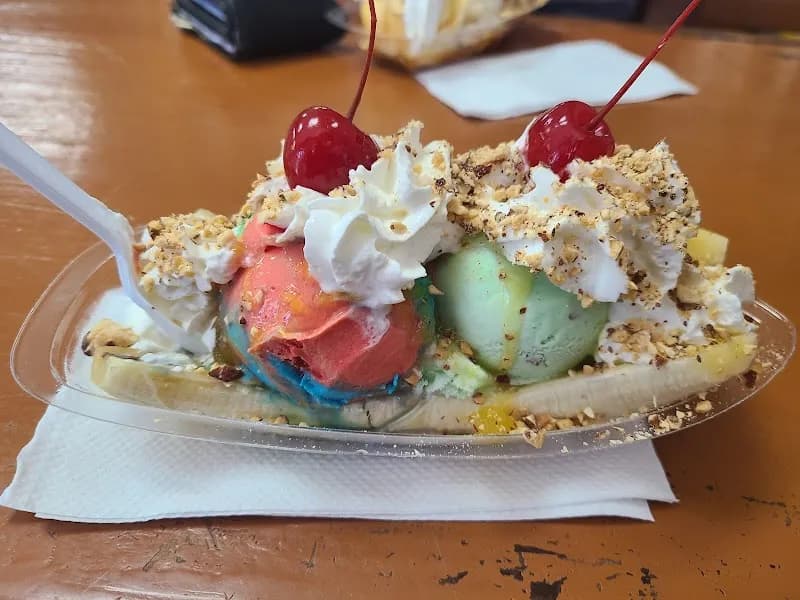 View of El Cocoli Ice Cream Shop in Gurabo, PR
