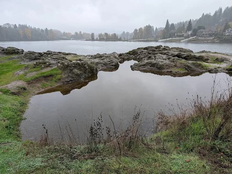 Elk Rock Island island in Milwaukie, OR