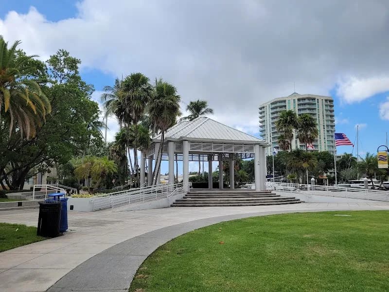 Esplanade Park park in Fort Lauderdale, FL