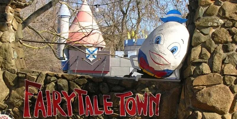 Fairytale Town amusement park in Land Park, CA