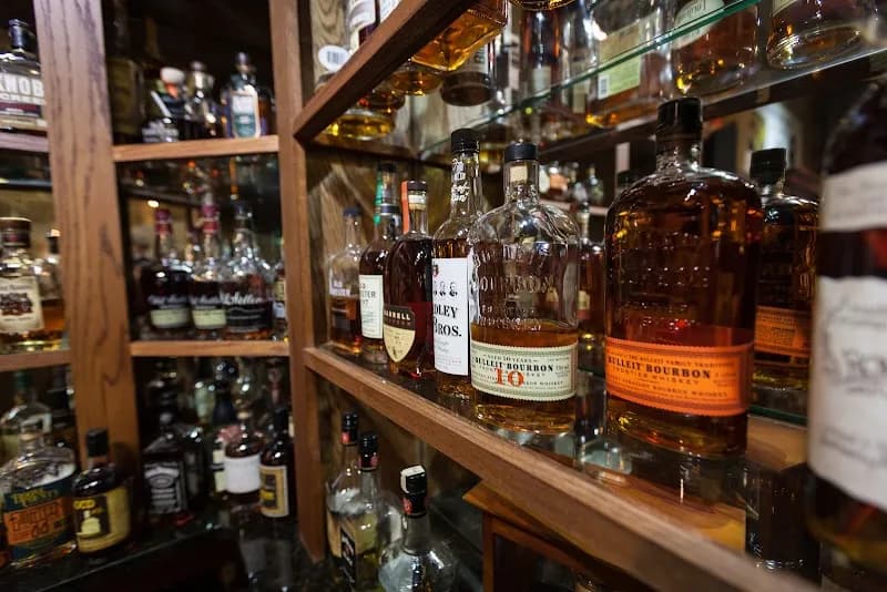 View of Fort Thomas Antiques & Design Center in Fort Thomas, KY