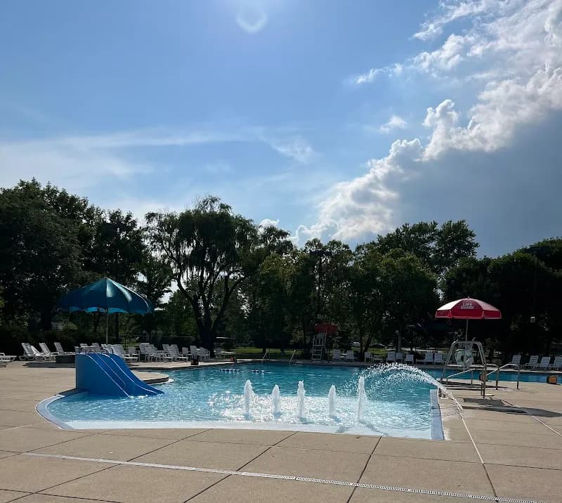 Frontier Park park in Arlington Heights, IL