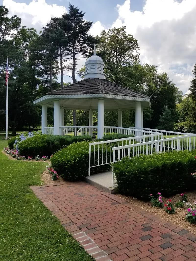 View of Garden City Park in Garden City, NY