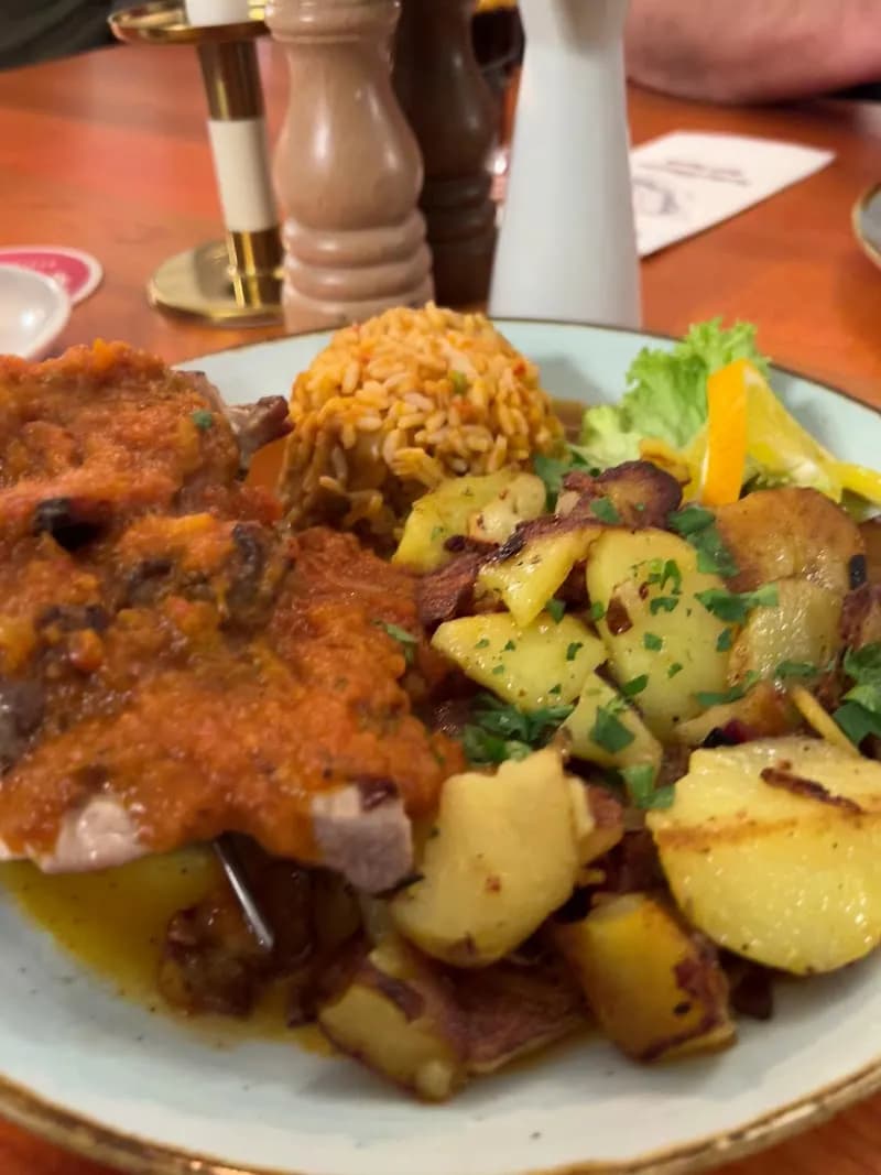 View of Gastmahl des Meeres Restaurant in Spandau, BE