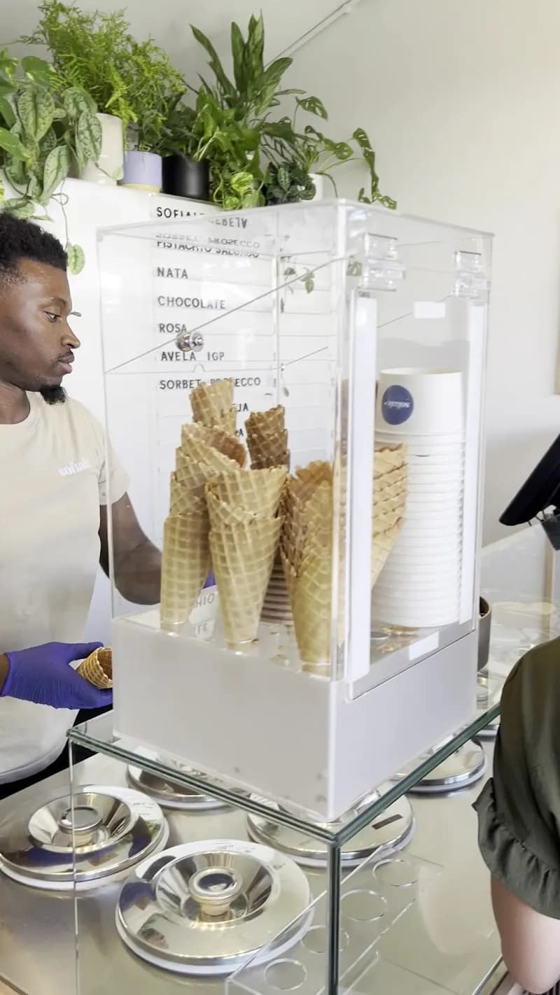 View of Gelado Artesanal Estoril in Estoril, Cascais