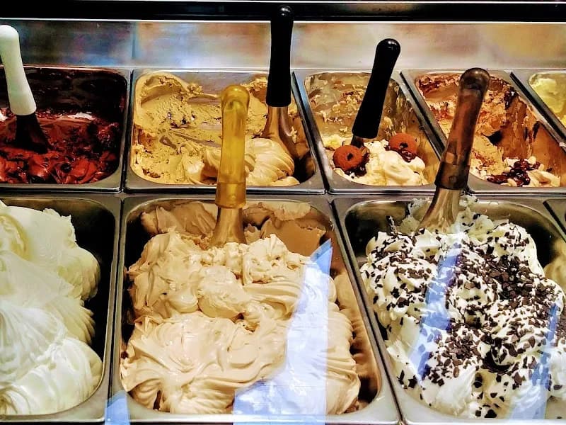 View of Gelateria Dolce Vita in Peschiera Borromeo, Lombardy