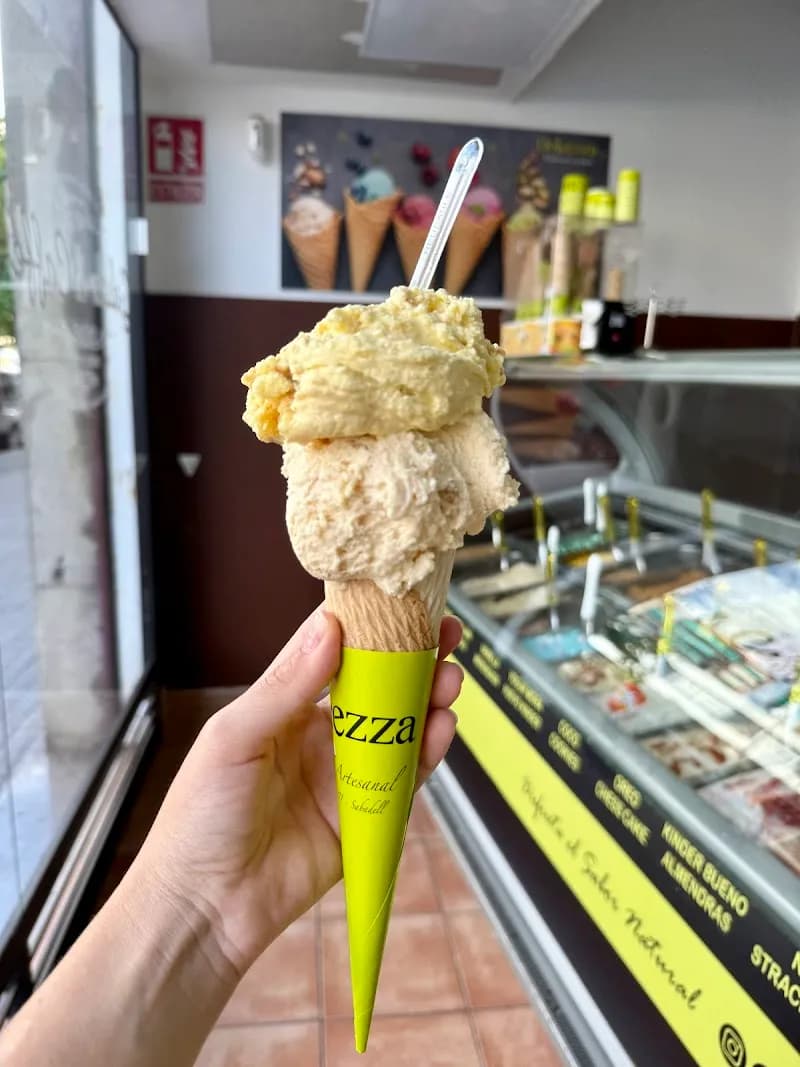 View of Gelateria Dolcevita in Sabadell, CT