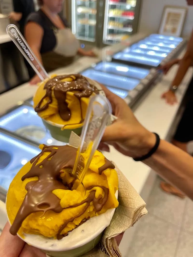 View of Gelateria Freddo in Chalandri, AT