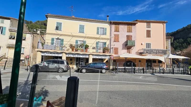 View of Gelateria La Dolce Vita in Saint-Jeannet, PACA
