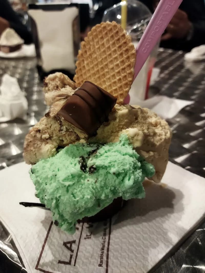 View of Gelateria La Geleca in Gavà, CT