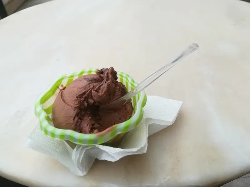 View of Gelateria Melissia in Melissia, AT