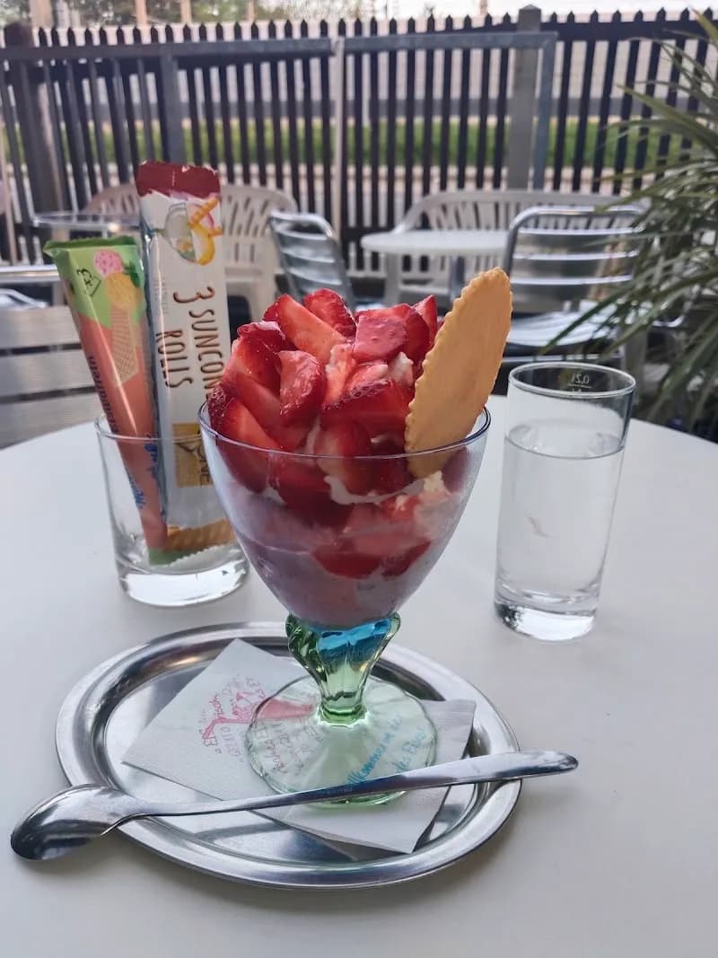 View of Gelateria Nori in Gerasdorf bei Stockerau, VIE