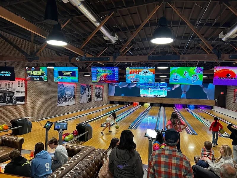 Gilroy Bowl bowling alley in Gilroy, CA