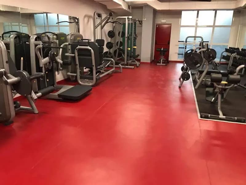 View of Gimnàs i Piscina Climatitzada Municipal "La Cochera" in Torrent, V