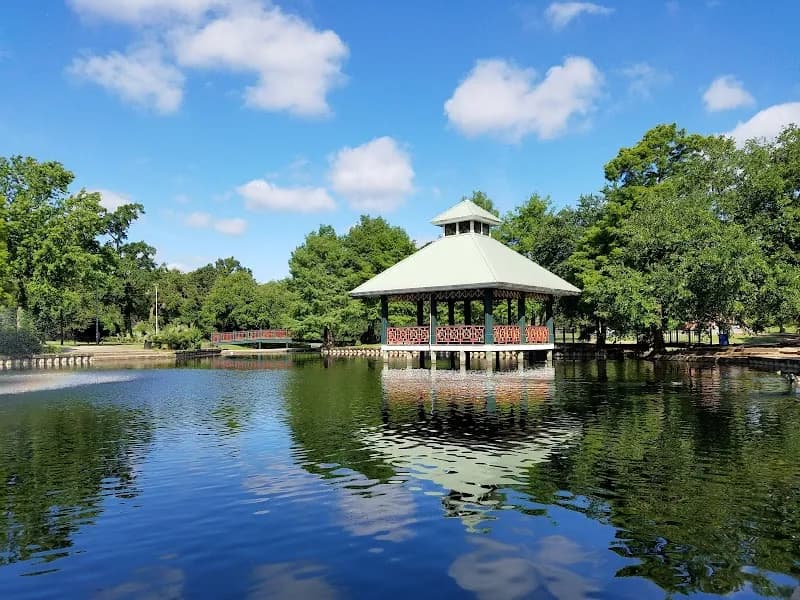 Girard Park park in Lafayette, LA