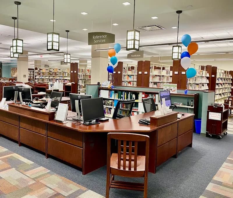 View of Glenview Public Library in Glenview, IL