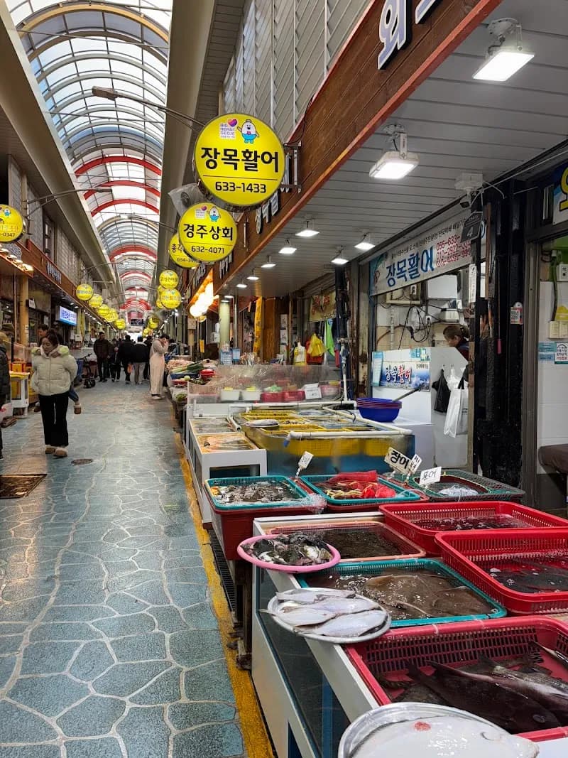 Gohyeon Port Market restaurant in Geoje-si, Busan