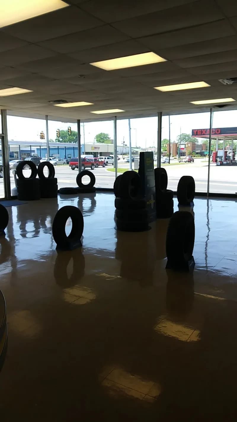 View of Goodyear Auto Service in Gadsden, AL