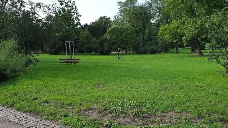 View of Grébovka (Havlíčkovy sady) in Žižkov, CZ